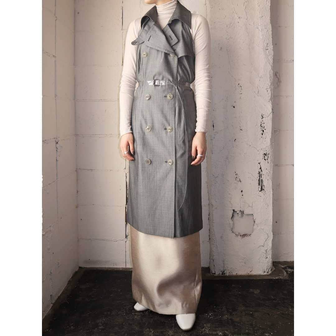 吉祥寺 古着屋 Orfeoのインスタグラム：「Max Mara Trench Type Dress  #Orfeo #Kichijoji #Tokyo #vintage #used #fashion #coodinate #outfits  掲載商品のお問い合わせはメールにて承っております。コメント、DMでのお問い合わせは受け付けておりませんのでご了承ください。」