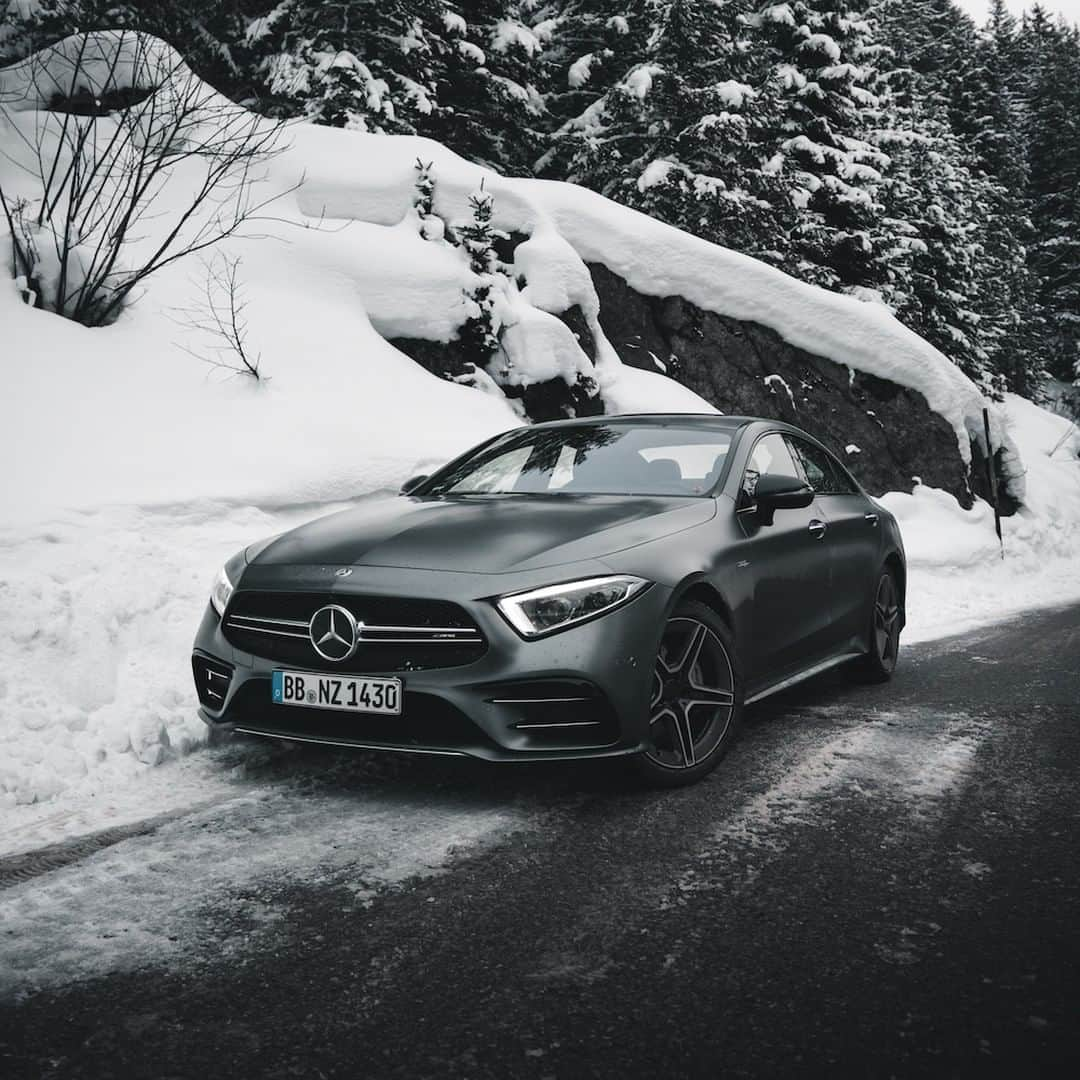 メルセデス・ベンツさんのインスタグラム写真 - (メルセデス・ベンツInstagram)「Seamless design and uncompromised power: The new Mercedes-AMG CLS 53 4MATIC+ Coupe .́ 🌟 📸: @hanneslhauser for #MBsocialcar ______________________________ [Mercedes-AMG CLS 53 4MATIC+ Coupe ́ | Kraftstoffverbrauch kombiniert: 8,9–8,7 l/100 km | CO2- Emissionen kombiniert: 203–200 g/km | mb4.me/RechtlicherHinweis] . #Mercedes #MBCar #Car #Cars #Cartastic #carsofinstagram #InstaCar #MercedesCLS #CLS #MercedesBenz #CLS53」3月29日 12時00分 - mercedesbenz