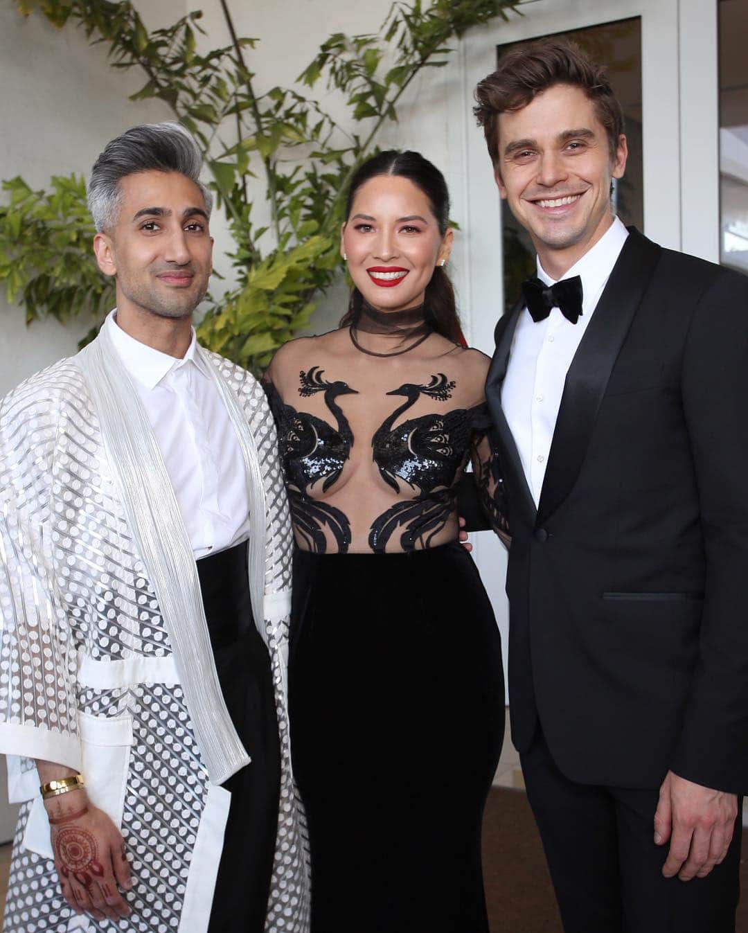 Just Jaredさんのインスタグラム写真 - (Just JaredInstagram)「@oliviamunn, in @yaninacouture, joins the guys from @queereye - @tanfrance @antoni @jvn and @bobbyberk - at the GLAAD Media Awards in L.A. #OliviaMunn #TanFrance #AntoniPorowski #JonathanVanNess #BobbyBerk #QueerEye #GLAAD #GLAADMediaAwards Photos: Getty」3月29日 12時14分 - justjared