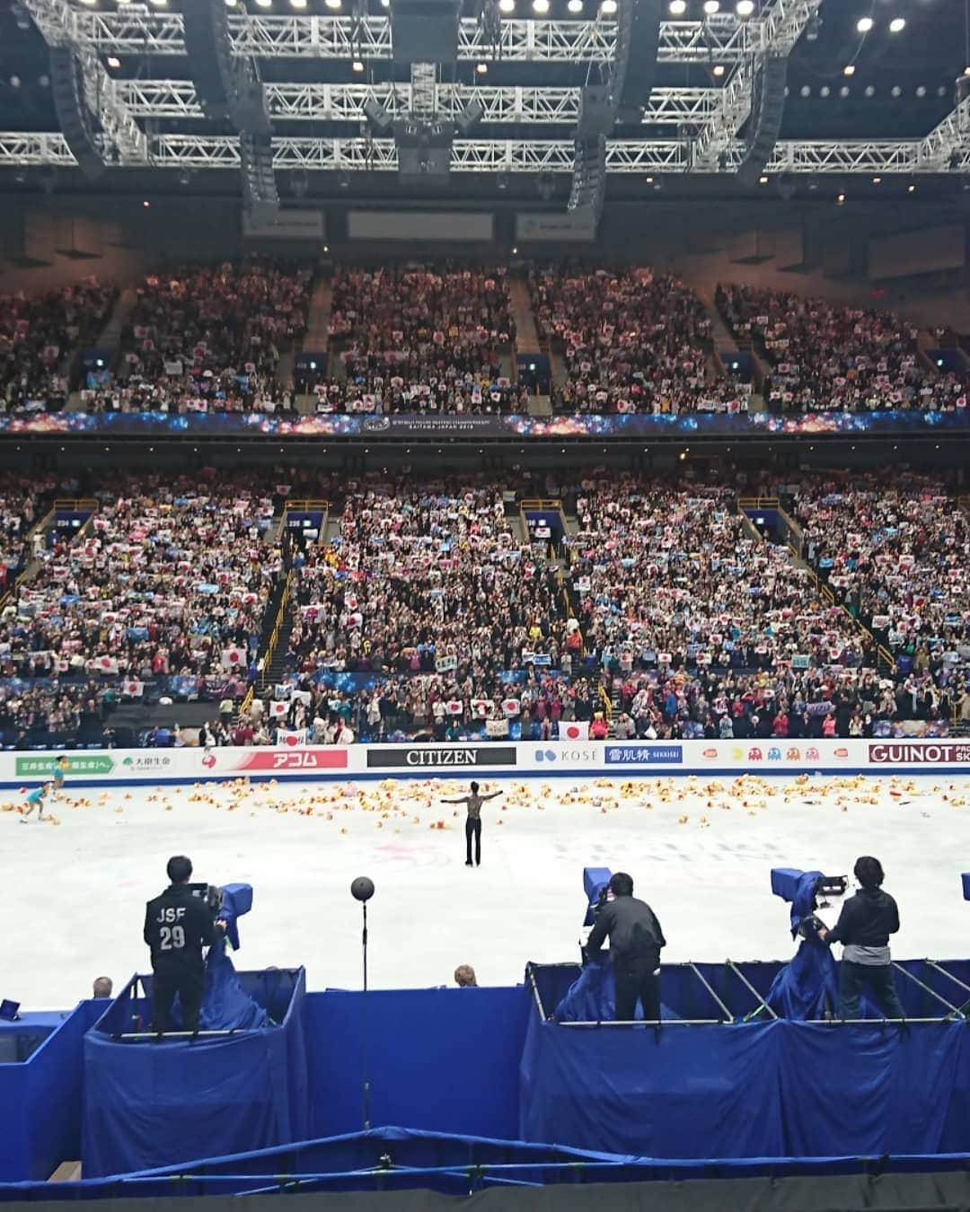 谷中麻里衣さんのインスタグラム写真 - (谷中麻里衣Instagram)「World Figure Skating Championship ⛸️ Saw the finals for the Men and Ice Dance ✨ . Happy that the skaters enjoyed Japan 🌸 Repost: @ka2sh in a kimono 💓 . フィギュア世界選手権、復帰した羽生選手の演技と表彰台をみられて感無量😃 リンクに投げ入れられる大量のプーさんが面白かったです🐻 . 誘ってくれたお友達に感謝✨ VIP席で近かったので迫力がすごかったの😲 . #フィギュア #フィギュアスケート #世界選手権 #ワールドフィギュア #スポーツ #スポーツ観戦」3月29日 12時14分 - marieyanaka
