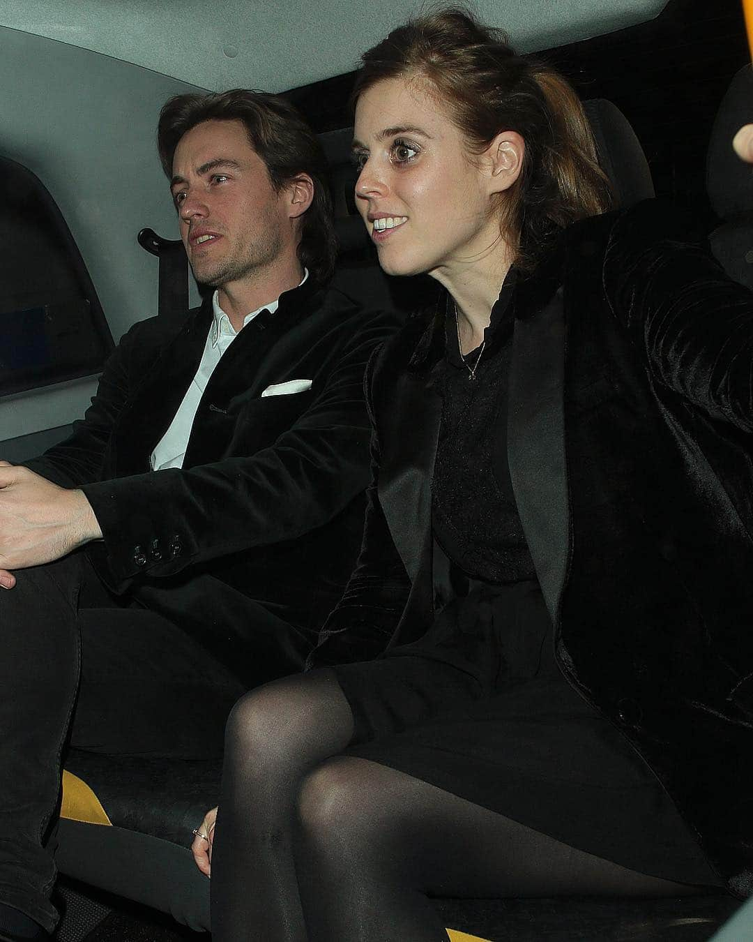 Just Jaredさんのインスタグラム写真 - (Just JaredInstagram)「Princess Beatrice & boyfriend Edorado Mapelli Mozzi step out for date night! #PrincessBeatrice #EdoardoMapelliMozzi Photos Splash」3月29日 12時37分 - justjared