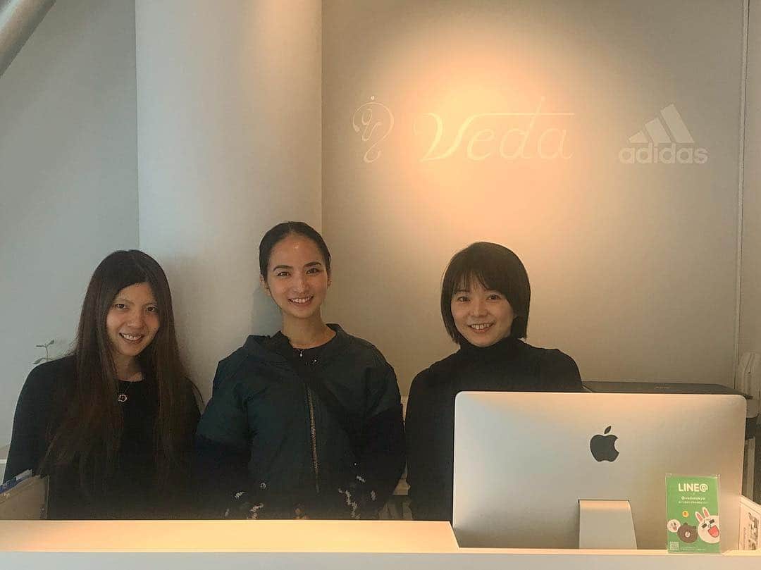 芥川舞子さんのインスタグラム写真 - (芥川舞子Instagram)「突然ですが、#コンセプトスタジオveda でのレギュラークラスが今日最後でした！  次回vedaでのレッスンは、5/4(土)のWSとなります。 今後は時々WSでレッスンさせて頂きます。 引き続き、よろしくお願い致します。  #芥川舞子 #南青山 #ハタヨガ基礎」3月29日 12時44分 - maiko.akutagawa