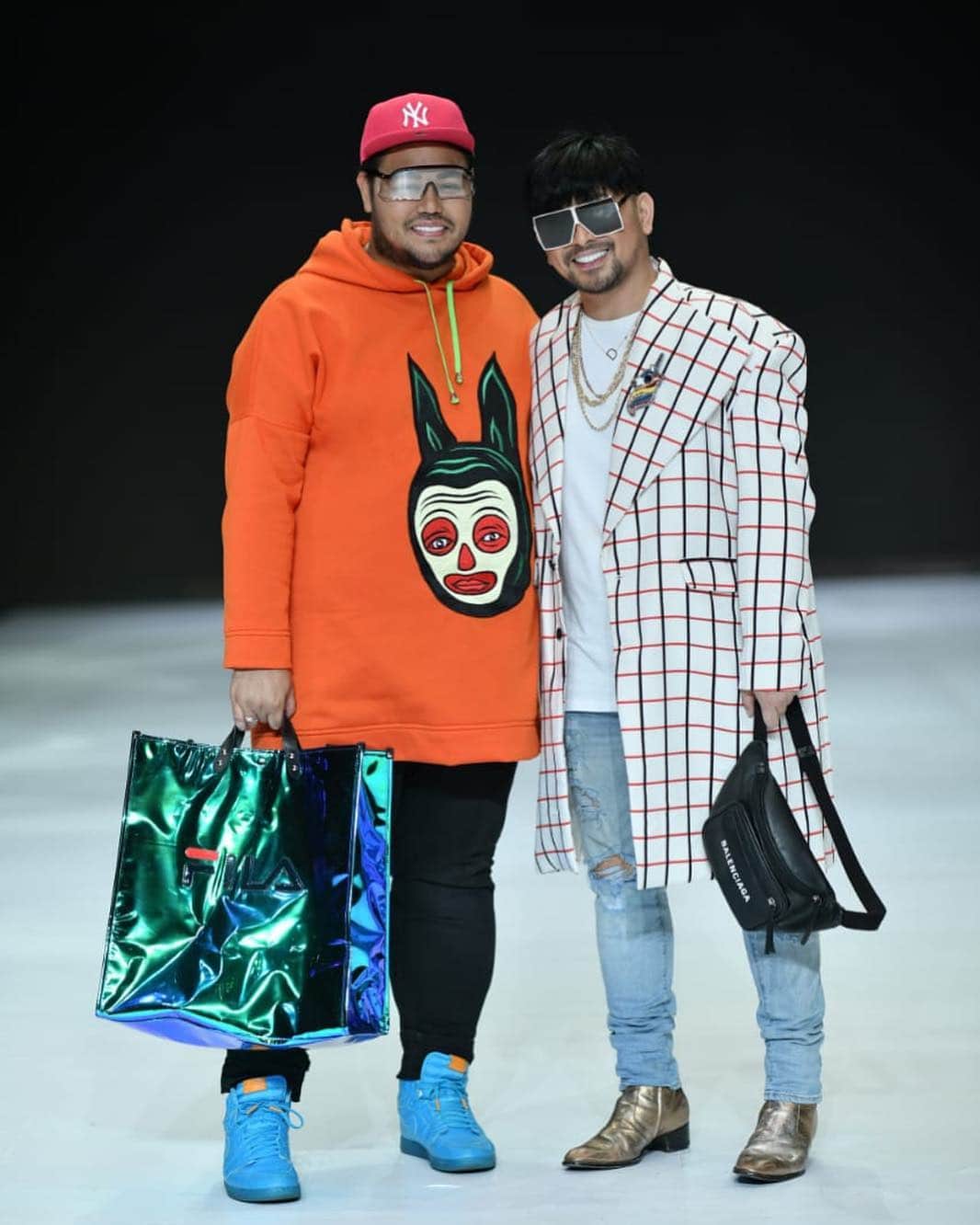 Ivan Gunawanさんのインスタグラム写真 - (Ivan GunawanInstagram)「. " Real style is never right or wrong. It's a matter of being yourself on purpose. And having friends who understand your personal style are priceless " / / #ivangunawan #indonesianfashiondesigner #indonesiafashionweek2019 #ifw2019 #bestfriends」3月29日 12時39分 - ivan_gunawan