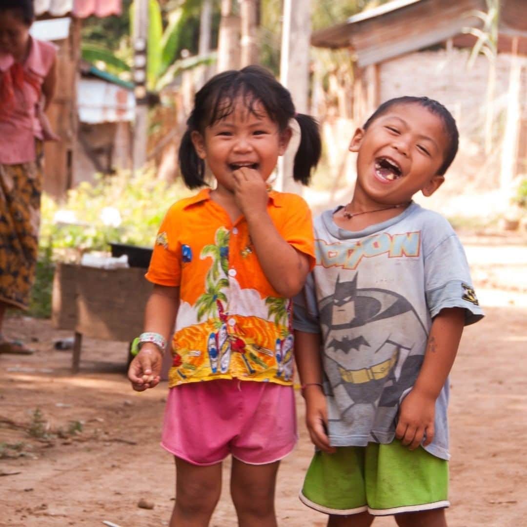 unicefさんのインスタグラム写真 - (unicefInstagram)「Happiness is seeing these smiling faces.  #ForEveryChild, a reason to smile. @uniceflaos」3月29日 3時45分 - unicef