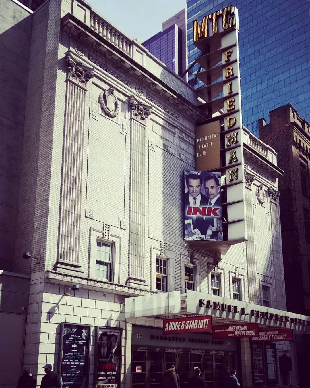 ジョニー・リー・ミラーさんのインスタグラム写真 - (ジョニー・リー・ミラーInstagram)「Come see us. @mtc_nyc」3月29日 3時54分 - jonnylmiller