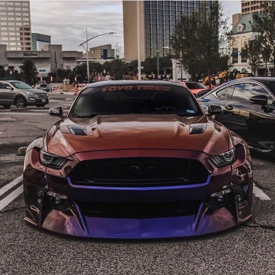 Hot Wheelsさんのインスタグラム写真 - (Hot WheelsInstagram)「T-minus 2️⃣ days until we have lift off in Houston for the #HotWheelsLegends Tour 🚀. We’re super-stoked to see @king_reeder’s ‘17 wide-body Mustang, fully bagged and wrapped! 💪 What other cars are you excited to see during the tour? Comment below! ⬇ . . . . #hotwheels #texas #houston #hotwheelspics #hotwheelscollector #diecast #mustang #ford」3月29日 4時08分 - hotwheelsofficial