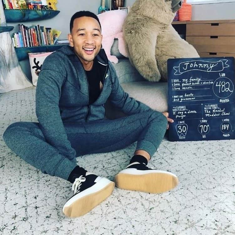 E! Onlineさんのインスタグラム写真 - (E! OnlineInstagram)「We can't tell if John Legend's kids look like him or if he's starting to look like his kids. (📷: @johnlegend)」3月29日 4時15分 - enews