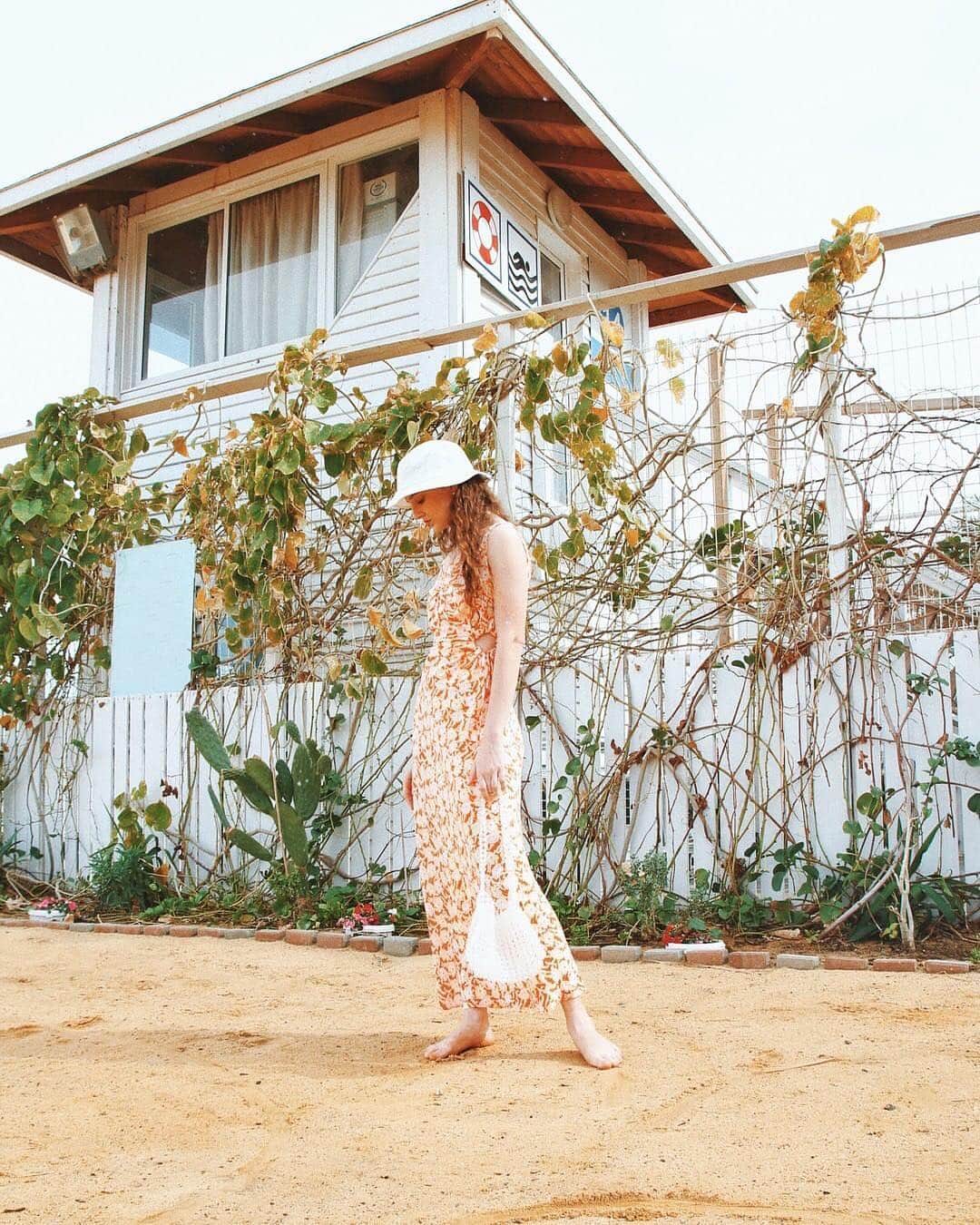 Urban Outfittersさんのインスタグラム写真 - (Urban OutfittersInstagram)「Because floral maxi dresses are always gonna be a thing. Tap to shop! #UOonYou @UOIsrael」3月29日 4時16分 - urbanoutfitters