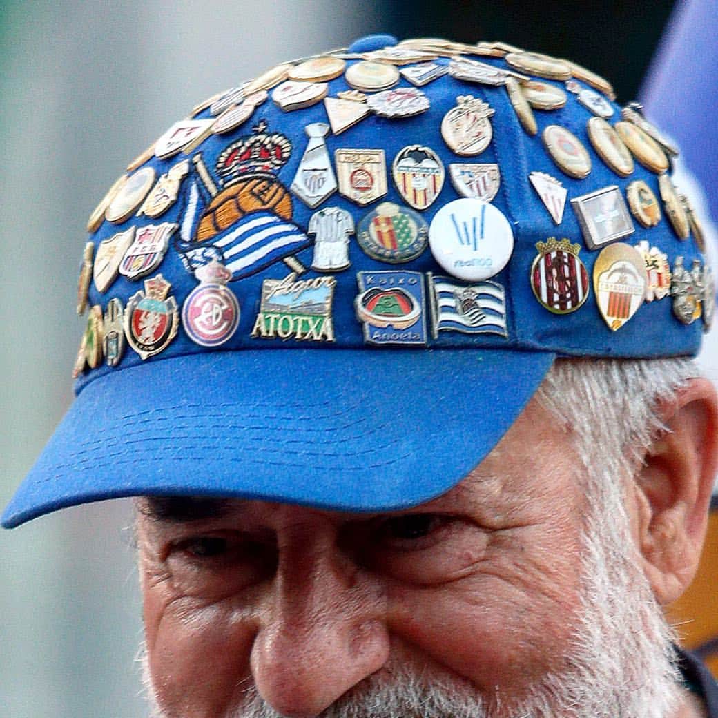 LFPさんのインスタグラム写真 - (LFPInstagram)「Name the LaLiga teams you can see on his hat! 🧐🧢 • #LaLigaSantander #LaLiga #LaLigaHistory」3月29日 4時22分 - laliga