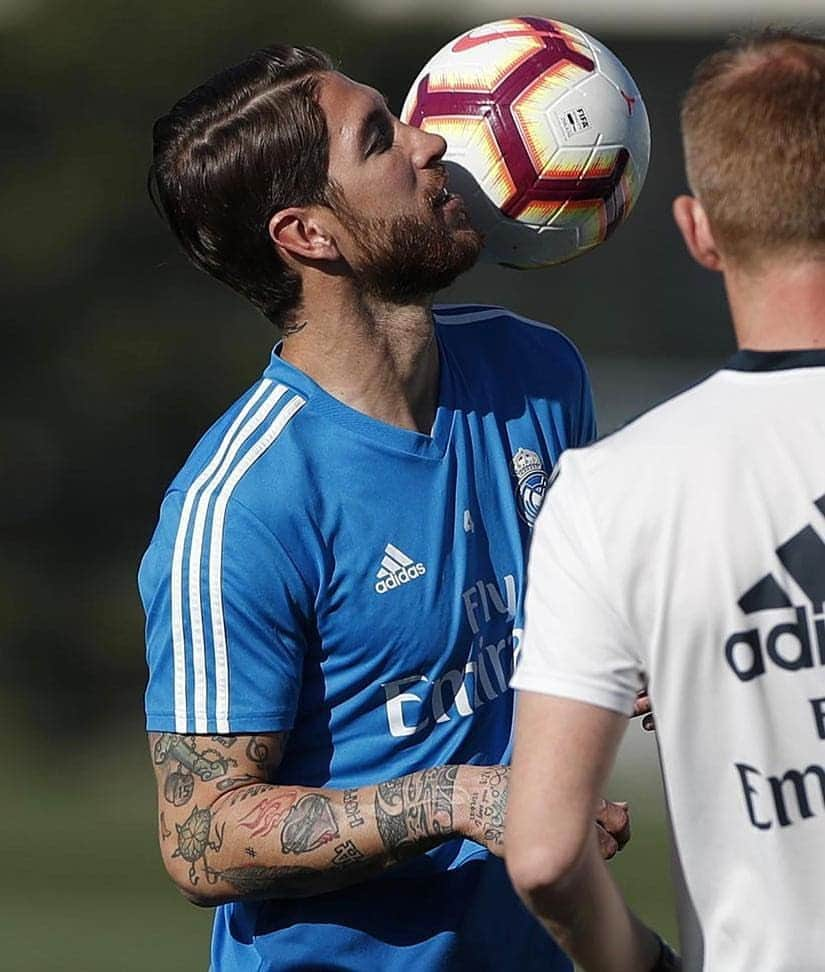 セルヒオ・ラモスさんのインスタグラム写真 - (セルヒオ・ラモスInstagram)「Back! #HalaMadrid」3月29日 4時29分 - sergioramos