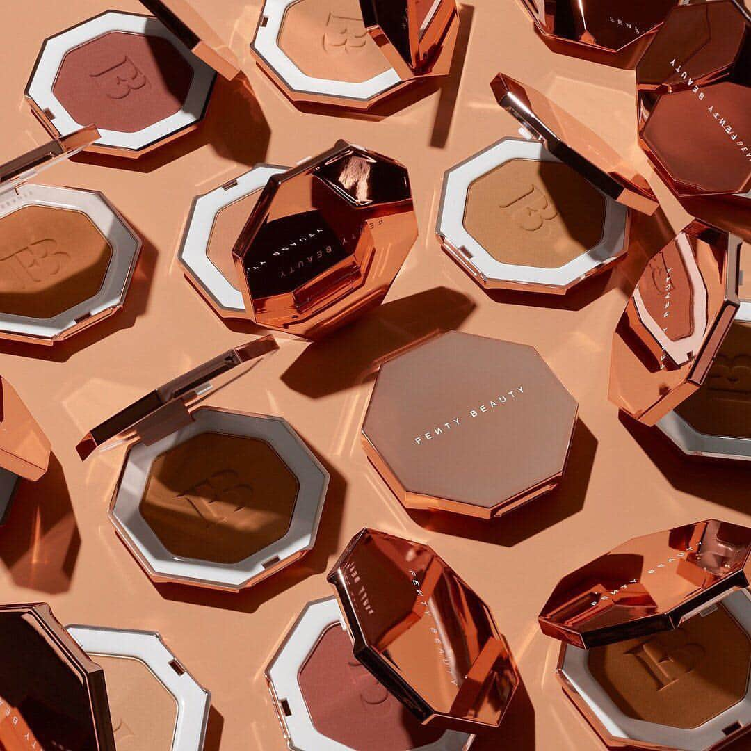 セフォラさんのインスタグラム写真 - (セフォラInstagram)「Get ready to look bronzed all year long ☀️ @FENTYBeauty #SUNSTALKRBRONZER comes in 8 shades with just the right undertones to add instant warmth to all skin tones. Find your shade on April 5.」3月29日 5時05分 - sephora