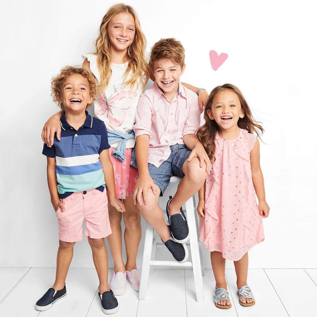 のインスタグラム：「Give us a 🥕 if you carrot do #easter without your #squad! #pink #chambray #springstyle #oshkoshkids」