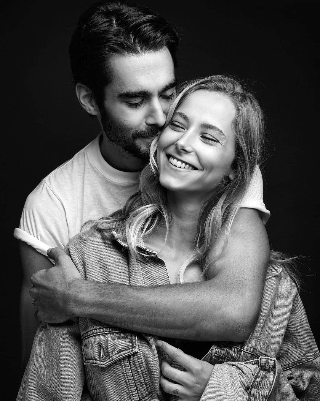 NICOLAS SIMOESのインスタグラム：「It’s all about trust, it’s all about love 🖤 @nicoetcoco」