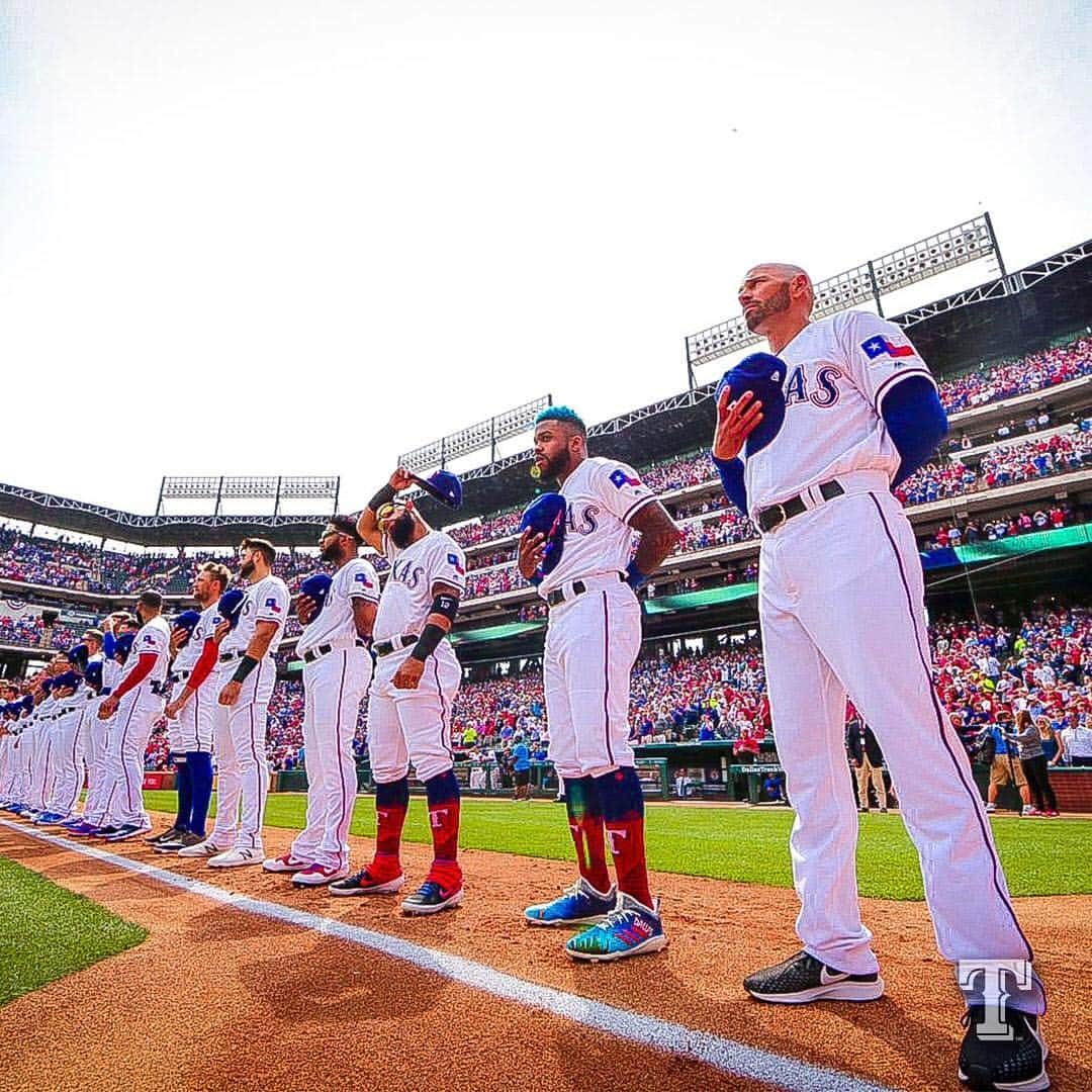 テキサス・レンジャーズさんのインスタグラム写真 - (テキサス・レンジャーズInstagram)「Ladies & gentlemen, it is ⚾️ time in Texas.」3月29日 5時41分 - rangers