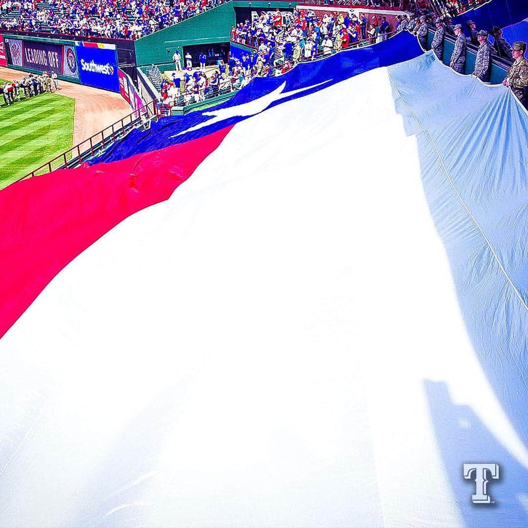 テキサス・レンジャーズさんのインスタグラム写真 - (テキサス・レンジャーズInstagram)「Ladies & gentlemen, it is ⚾️ time in Texas.」3月29日 5時41分 - rangers