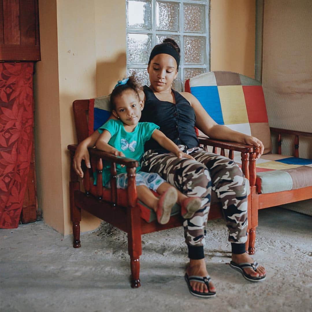 VICEさんのインスタグラム写真 - (VICEInstagram)「Photographer @kaylareefer's new series "Identidad" explores her family's roots in Panama. 📸🇵🇦 See more at our link in bio.」3月29日 5時45分 - vice