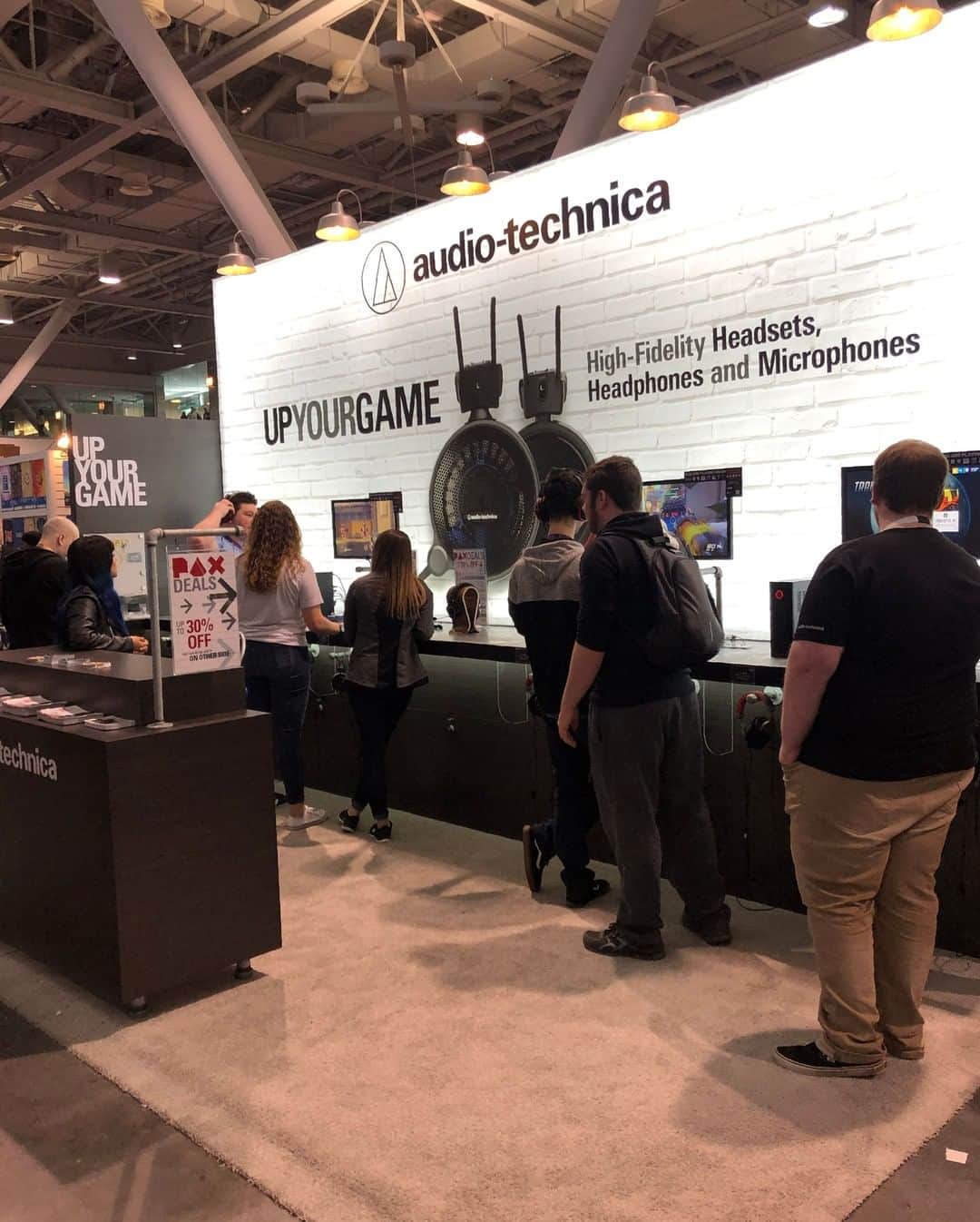 Audio-Technica USAさんのインスタグラム写真 - (Audio-Technica USAInstagram)「We are live at @officialpax_ East today! Be sure to stop by Booth #12108 and try out our gaming headsets! . . . #AudioTechnica #PAXEast #Gamers #GamingLife #GamingHeadsets」3月29日 5時50分 - audiotechnicausa