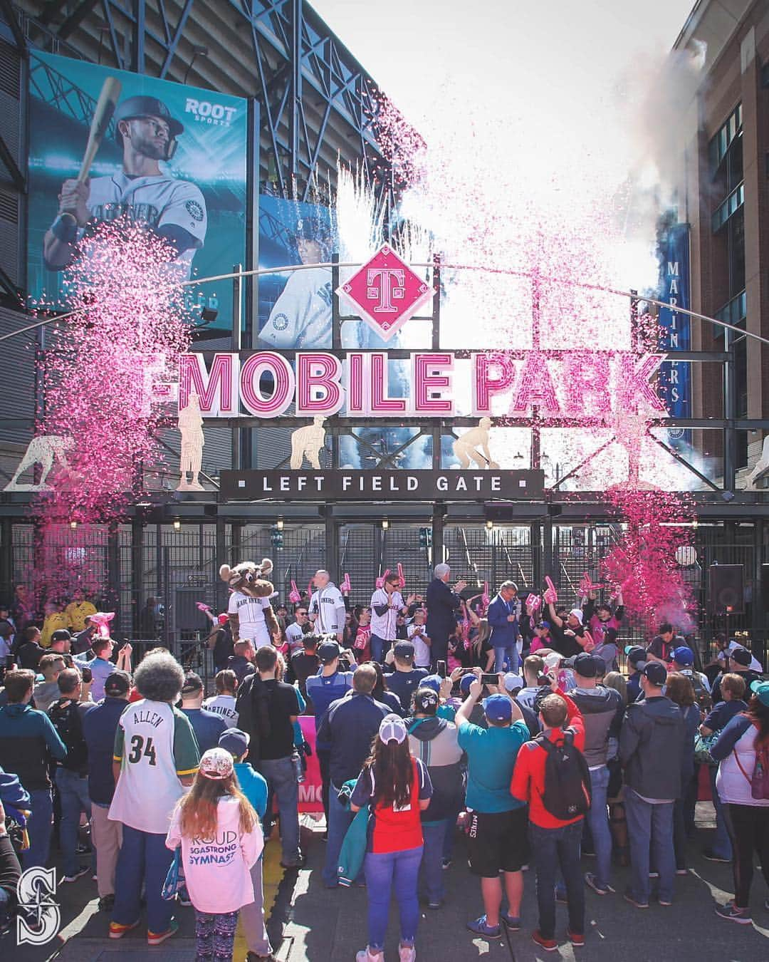 シアトル・マリナーズさんのインスタグラム写真 - (シアトル・マリナーズInstagram)「New name, same great ballpark. Welcome 🏠.」3月29日 5時51分 - mariners