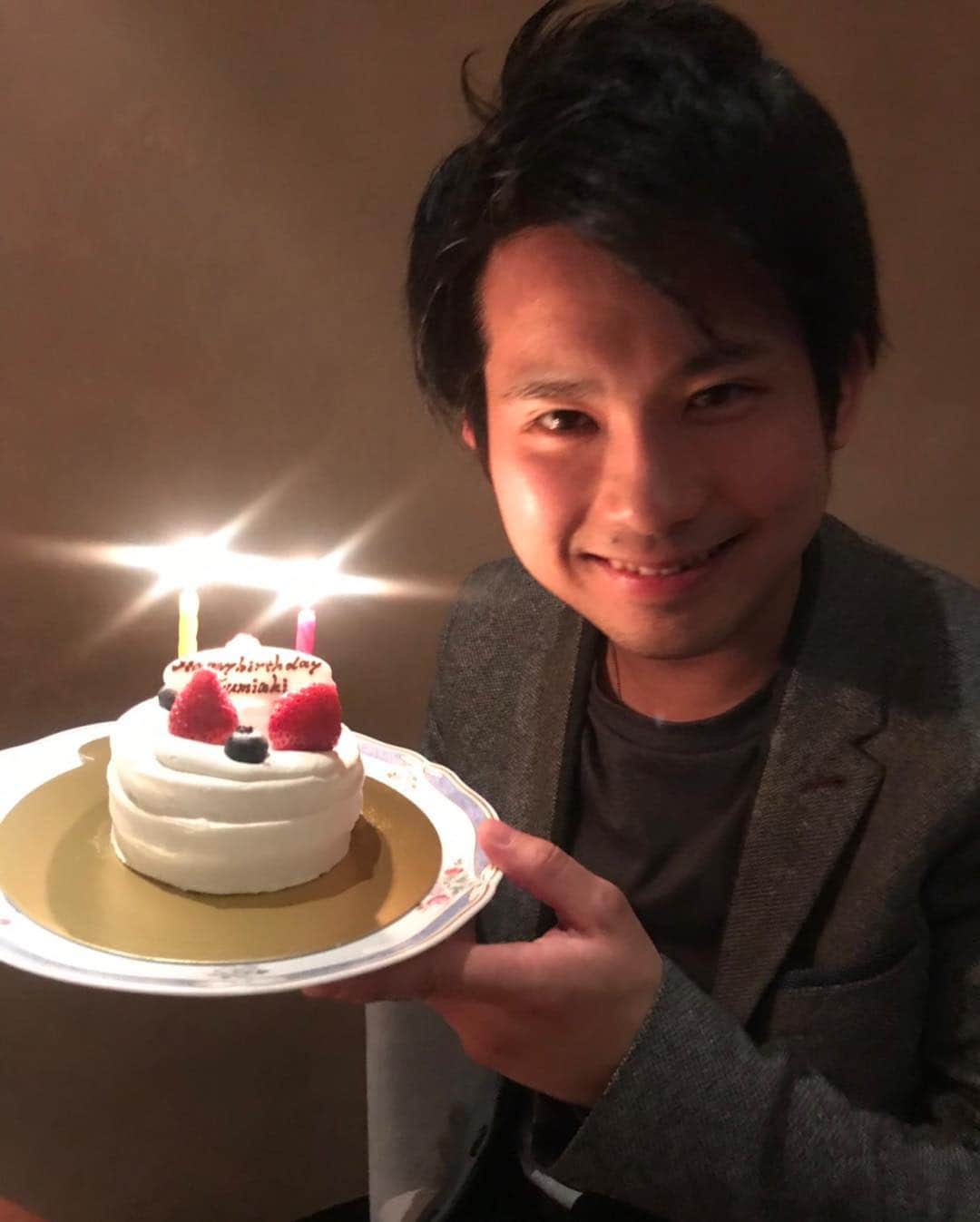 三浦文彰（ヴァイオリニスト）さんのインスタグラム写真 - (三浦文彰（ヴァイオリニスト）Instagram)「Thank you everyone for your warm birthday wishes😘 I had a great one 👍」3月29日 6時05分 - fumiakimiura