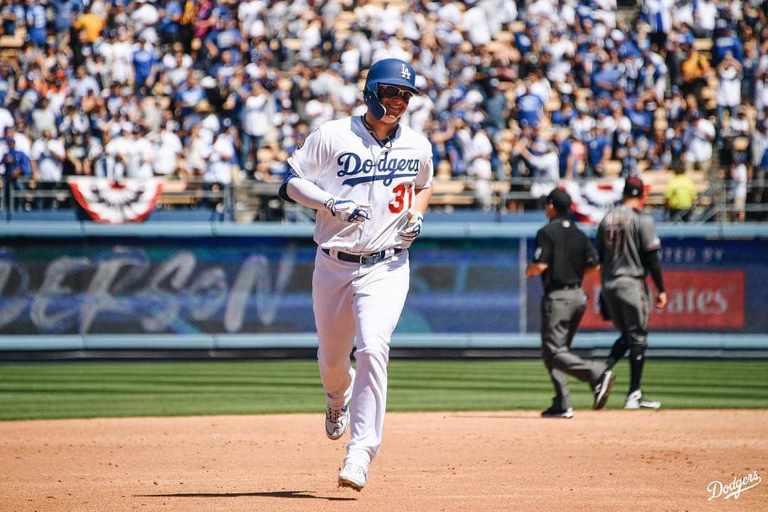 Los Angeles Dodgersさんのインスタグラム写真 - (Los Angeles DodgersInstagram)「Smile if you just crushed a homer. #OpeningDayLA」3月29日 6時09分 - dodgers