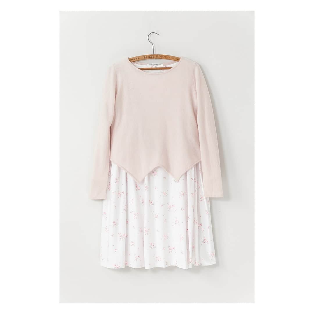 キャベジズ&ローゼズのインスタグラム：「Tickled Pink 💕 The Penguin Sweater in pale pink cashmere is a delicious compliment to the Amelie Dress in Rosabelle 👇Tap to shop👇#pinksweater #cashmere #organicdress #floraljersey #shabbychicliving #ootds #shabbylovescabbagesandroses #prettyinpink #cabbagesandroses #cabbagesandrosesfashion @christina_strutt @cabbagesandroses_shop」