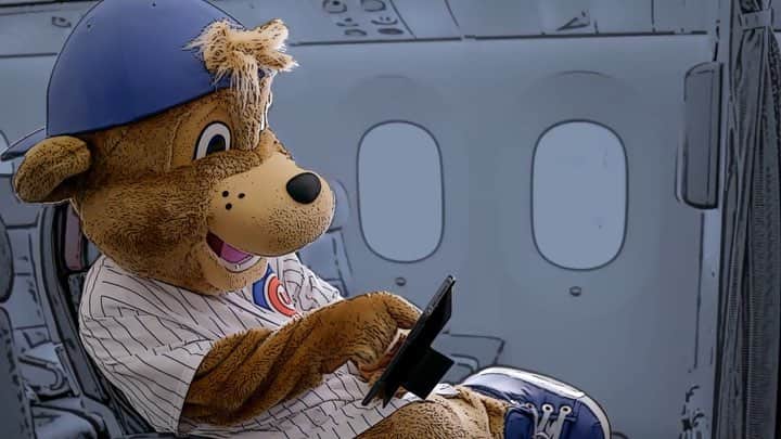 アメリカン航空のインスタグラム：「Our app covers all the bases, so you can catch the @cubs wherever they play! ⚾️ ⠀⠀⠀⠀⠀⠀⠀⠀⠀ ⠀⠀⠀⠀⠀⠀⠀⠀⠀ #Baseball #Opening #Day #Clark #Cubs #Cub #AmericanAirlines #AmericanAir」