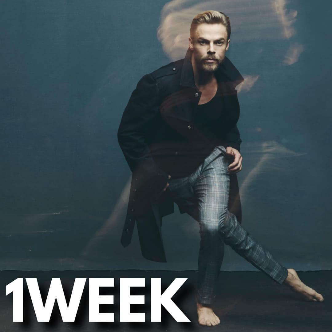 デレク・ハフさんのインスタグラム写真 - (デレク・ハフInstagram)「1 Week Away. The countdown begins!! Get your Tickets at derekhough.com  Link in bio 👆🏼」3月29日 7時04分 - derekhough