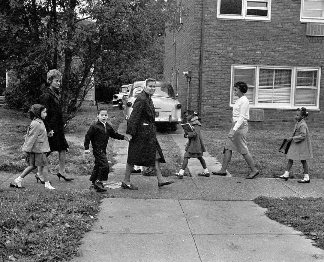 ニューヨーク・タイムズさんのインスタグラム写真 - (ニューヨーク・タイムズInstagram)「Segregation has been the story of New York City’s schools for 50 years. This photo, taken in 1964, shows white families from PS 92 in Corona, Queens, passing black families from PS 149 in nearby Jackson Heights. The 2 schools were paired, meaning students from each school were sent to the other to foster integration. Today, New York City’s schools remain among the most segregated in the U.S. The deep racial divide was highlighted last week when 8th graders who had taken the specialized high school admission test received offers to attend the city’s highly selective public schools. At Stuyvesant High School, one of New York’s — and America’s — elite public schools, only 7 black students were offered a slot, out of 895 slots. “Why have schools remained so segregated for so long?” writes #nytimes reporter Eliza Shapiro. “And what can the city’s leaders do to change a 50-year status quo?” Patrick A Burns shot this photo. Visit the link in our profile to read more from Eliza, and follow @nytarchives for more #throwback photos.」3月29日 7時06分 - nytimes