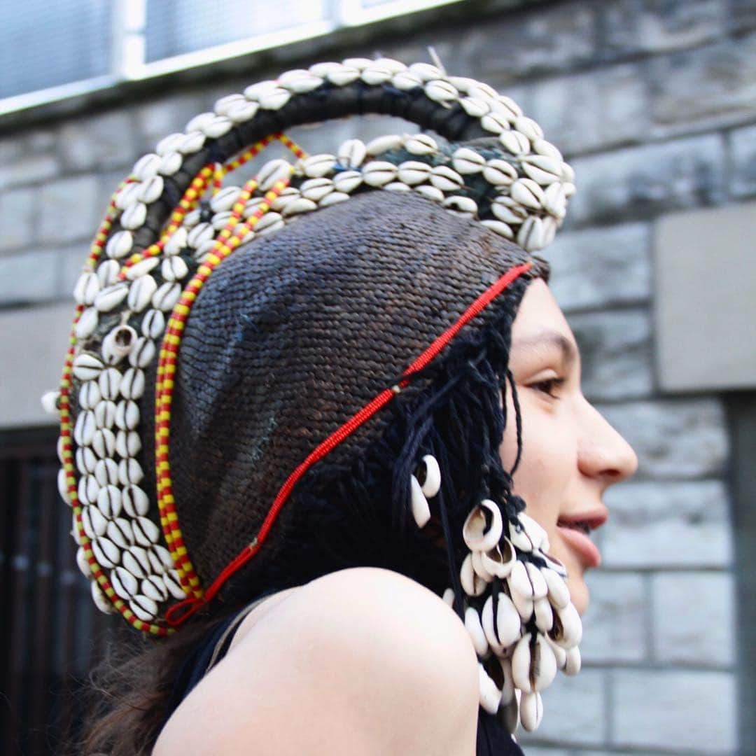 プランシングレパードオーガニクスのインスタグラム：「This hat (headpiece? Beanie?) is like an art work, a find from one of the Paris Antique flee markets! Love using it at our photo shoots! 📸 Does anyone know anything about the background and particular design elements of this piece? #inspirational #hat #props #paris #antiques . . . . . . #sustainableliving #sustainablefashion #ecological #fashionconscious #organicclothing #fleemarketfind #styleinspo #style #thingsilove #wiwt」