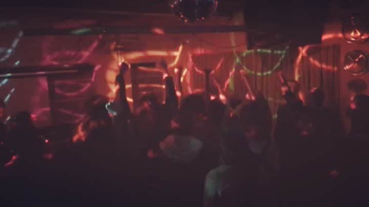 のインスタグラム：「This video from livestream at Fleetwood’s in Asheville NC on last Saturday! Thank you so much!!! Soooooo fun!!! This Saturday 30th, we have a gig at JJ’s Bohemia in Chattanooga, TN!! Come on! Come on!! Come on!!! . . musicvideo #pinkydoodlepoodle  #pdp  #ustour2019  #highenergyrocknroll  #livemusic #rockmusic #rock #rockband  #japanese  #tour #ustour #livetour  #tourlife #musicianlife #musician #gibsonguitars #gibsonbass #gibson #eb3 #lespaul #marshallamps #vintage #femalebassist #femalevocalist #アメリカ #海外旅行 #音楽」