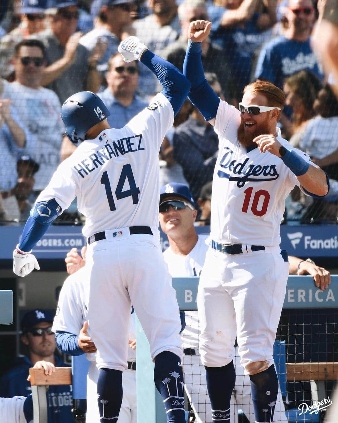 Los Angeles Dodgersさんのインスタグラム写真 - (Los Angeles DodgersInstagram)「The Dodgers’ eight home runs tie a franchise high in a game and set an MLB Opening Day record. 🔥 #OpeningDayLA」3月29日 7時54分 - dodgers