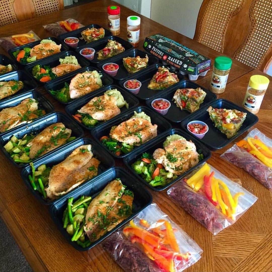Flavorgod Seasoningsさんのインスタグラム写真 - (Flavorgod SeasoningsInstagram)「🚨MEAL PREPPING - Add delicious flavors to your meals!🚨⁣ -⁣ Meal Prep Seasonings Available here ⬇️⁣ Click link in the bio -> @flavorgod⁣ www.flavorgod.com⁣ -⁣ Flavor God Seasonings are:⁣ 💥ZERO CALORIES PER SERVING⁣ 🌿Made Fresh⁣ 🌱GLUTEN FREE⁣ 🔥KETO FRIENDLY⁣ 🥑PALEO FRIENDLY⁣ ☀️KOSHER⁣ 🌊Low salt⁣ ⚡️NO MSG⁣ 🚫NO SOY⁣ 🥛DAIRY FREE *except Ranch ⁣ ⏰Shelf life is 24 months⁣ -⁣ Meal Prep by: @krysmarie81 ⁣ -⁣ -⁣ #food #foodie #flavorgod #seasonings #glutenfree #keto #paleo  #foodporn #mealprep #kosher ⁣」3月29日 8時00分 - flavorgod