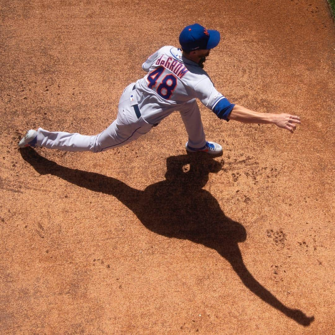 ニューヨーク・タイムズさんのインスタグラム写真 - (ニューヨーク・タイムズInstagram)「The 2019 baseball season began Thursday with all 30 Major League teams in action. We had Calla Kessler photographing the @mets versus @nationals game at Nationals Park in Washington and our photographer Chang W. Lee capturing the fun at @yankeestadium in the Bronx. The Mets had a promising opener, defeating the Nationals 2-0. The @yankees began with a bang, beating the Baltimore @orioles 7-2. Visit the link in our profile to see more photos and read our game recaps and @mlb season previews. @callakessler shot the first 2 photos in this gallery, and @nytchangster shot the last 2. #⚾️」3月29日 8時03分 - nytimes