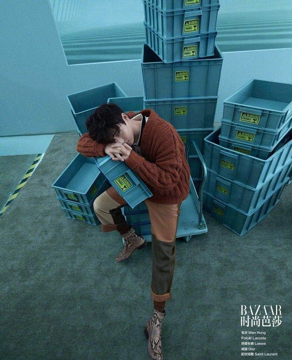 のインスタグラム：「Hou Minghao @houminghao 💙 . . . . . . #侯明昊 #HouMingHao #chineseactor #chinese #chineseboy#リンド #셀카 #셀피 #인친 #스타일 #셀스타그램#얼스타그램 #데일리 #데일리룩 #일상 #팔로우 #소통 #선팔 #맞팔 #f4f #l4l #ootd #follow  #daliylook #귀여운」