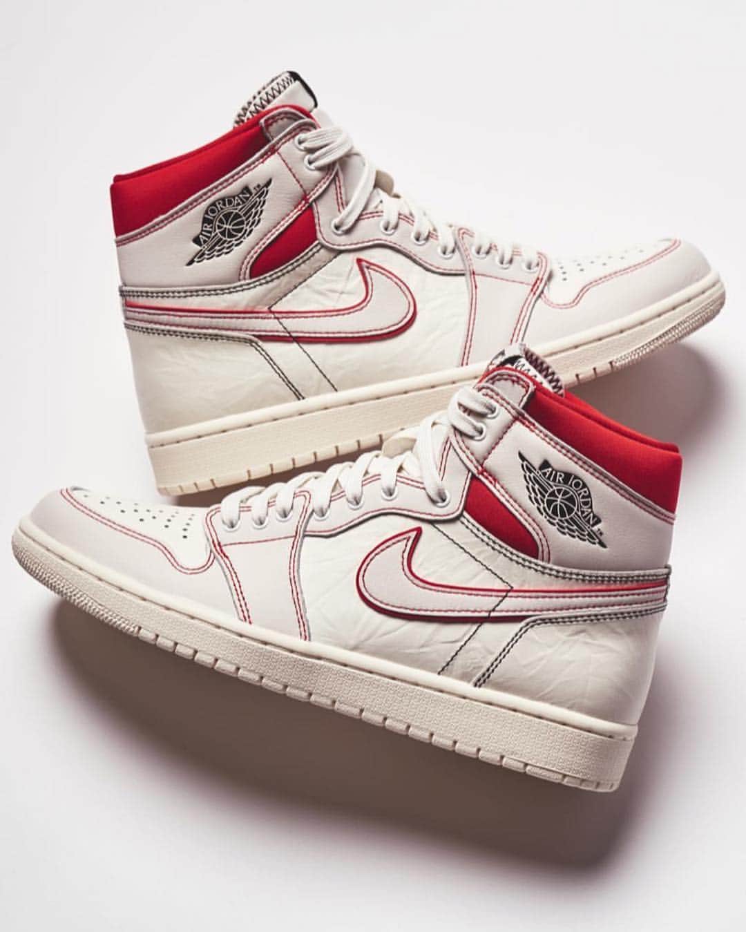 Sneaker Newsさんのインスタグラム写真 - (Sneaker NewsInstagram)「The Air Jordan 1 Retro High OG “Phantom” is finally dropping in the US. For details on where to buy on 3/30, tap the link in our bio.」3月29日 9時03分 - sneakernews