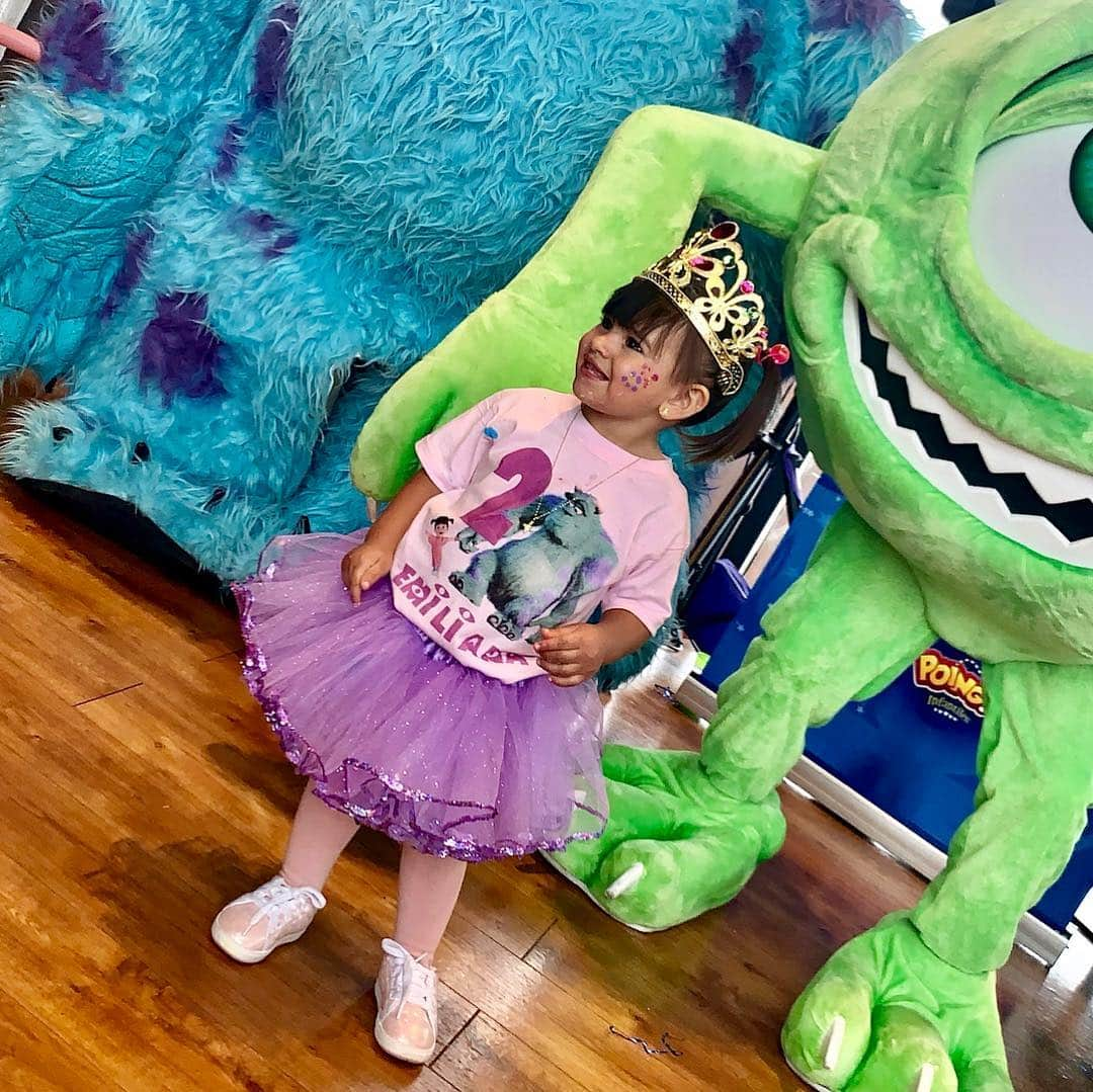 KaThE ArOcAさんのインスタグラム写真 - (KaThE ArOcAInstagram)「Emiliana’s birthday - part two 🥳 I love playing dolls with her 💞」3月29日 9時10分 - kathearoca