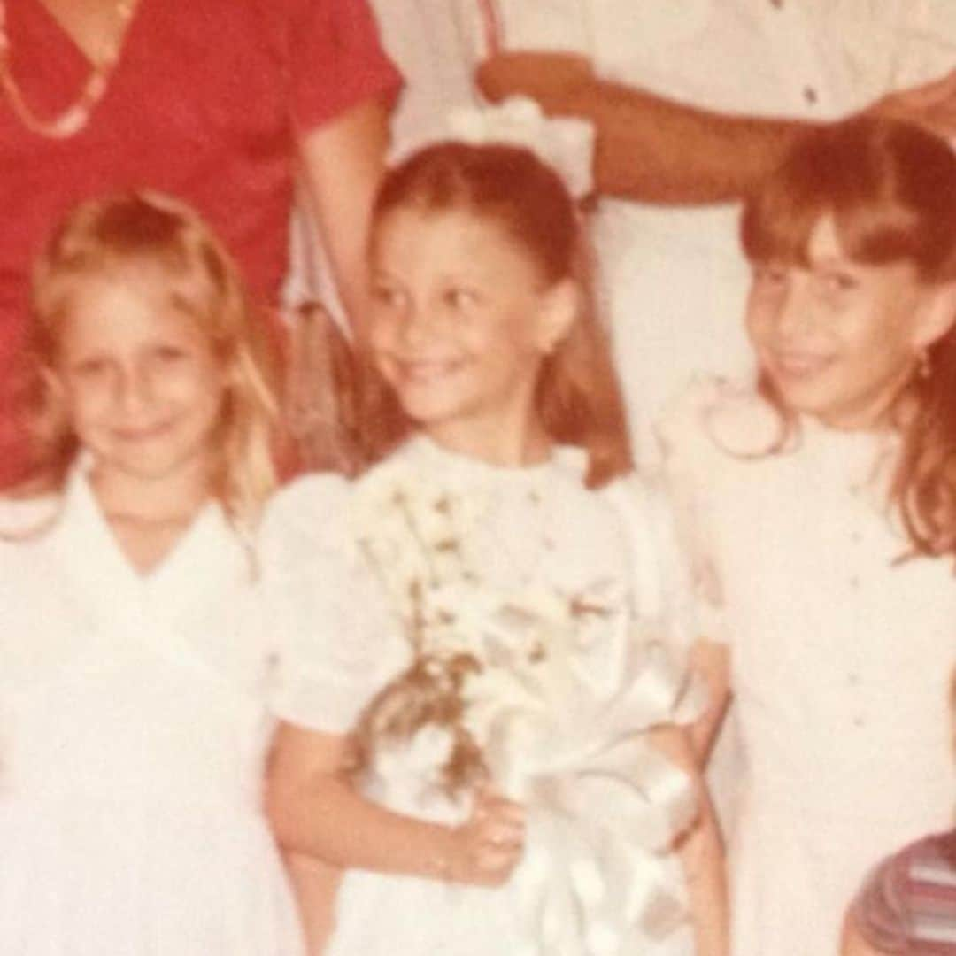 ソフィア・ベルガラさんのインスタグラム写真 - (ソフィア・ベルガラInstagram)「#tbt Barranquilla❤️ #the80’s My first communion🙏🏼🙏🏼 @yoyiluque @mdulces_sweets #cousins💕」3月29日 9時13分 - sofiavergara