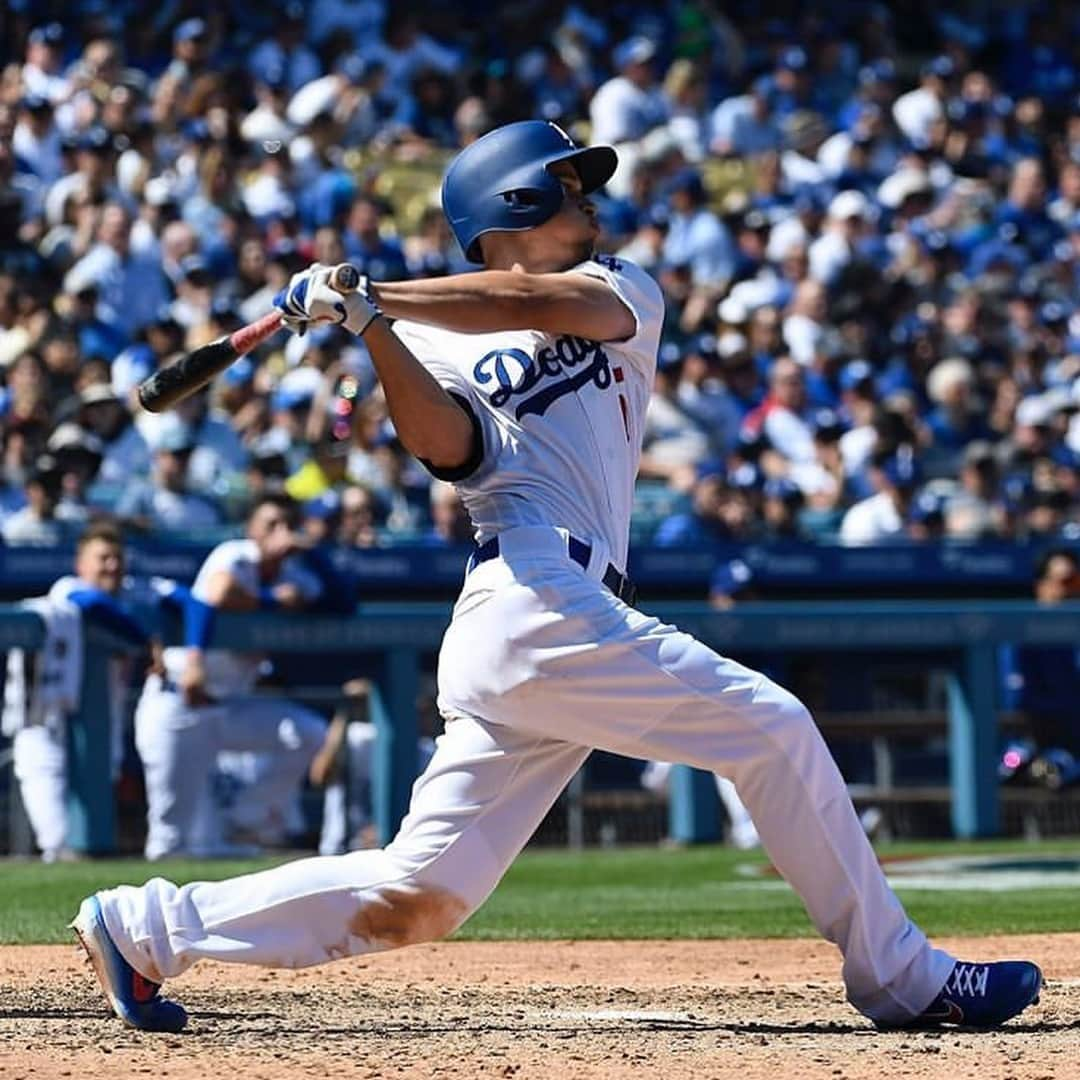 コーリー・シーガーさんのインスタグラム写真 - (コーリー・シーガーInstagram)「High fives for days 🖐🏽」3月29日 9時59分 - coreyseager5