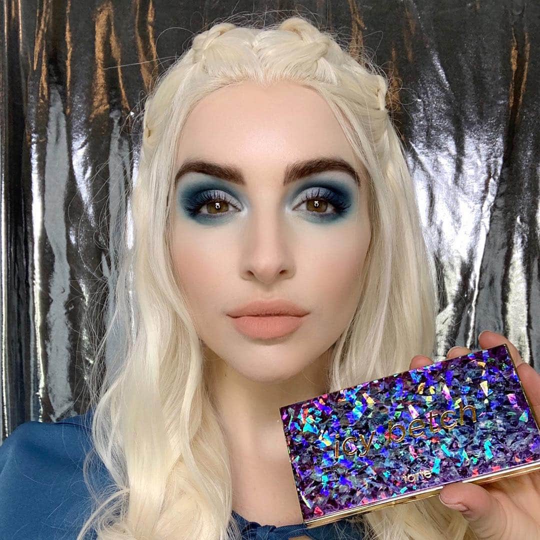 Tarte Cosmeticsさんのインスタグラム写真 - (Tarte CosmeticsInstagram)「❄️WINTER. IS. HERE.❄️ Head to our YouTube channel (tarte cosmetics) to watch this throne-worthy tutorial using our NEW icy betch eye & cheek palette! 🐉💎 SHOP the ultimate ice kween’s fave palette NOW on tarte.com for just $24USD! #icybetch #crueltyfree #rethinknatural #naturalartistry」3月29日 10時01分 - tartecosmetics
