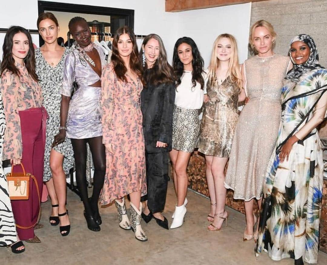 アンバー・ヴァレッタさんのインスタグラム写真 - (アンバー・ヴァレッタInstagram)「Celebrating sustainable fashion with these powerhouse ladies @abigailspencer @irinashayk @msalekwek @camilamorrone #Ann-Sofie Johansson @echriqui @dakotafanning @halima for #hmconsciousexclusive @hm has some serious goals set 2020- All cotton will come from sustainable or recycled sources  2030- All H&M products will be sourced from more sustainable or recycled sources  2040- Climate positive across their entire value chain. I truly hope that within these goals they will understand that producing less and more slowly will make their goals a reality. Beautiful job Ann-Sofie Johansson and @hm 💚💚」3月29日 10時04分 - ambervalletta