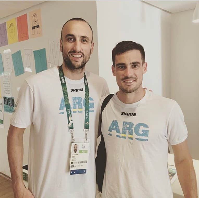 ギド・ページャのインスタグラム：「Momento hermoso en Río 2016 cuando pude conocerte, se te va a extrañar mucho. El deporte Argentino no va a ser lo mismo sin vos, mucha suerte en todo lo que hagas Manu #20 #5」