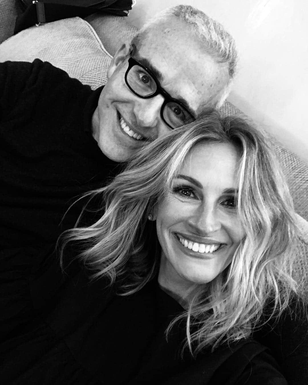 ジュリア・ロバーツのインスタグラム：「Happy to have my pal @mrjesscagle on the West Coast! ♥️☀️♥️」