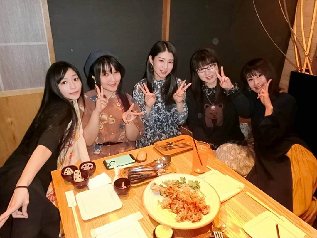 野川さくらさんのインスタグラム写真 - (野川さくらInstagram)「2019.3 #らぶドル #同窓会 #楽しかったです♡ #チョコレートケーキを食べました♪ #中原麻衣　ちゃん #桃井はるこ　ちゃん #茅原実里　ちゃん #さかいかな　ちゃん #にゃんスタグラム #野川さくら #さくにゃん #野川さくらのチョコレートたいむ第25回目」3月29日 10時52分 - sakura_nogawa