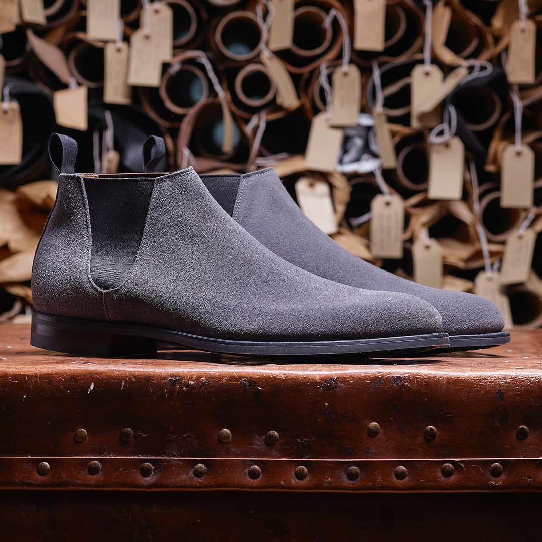 のインスタグラム：「Cranleigh in Shark Grey Suede, a low leg, unlined Chelsea boot and our first ‘Summer’ Chelsea style. Made on the 377 last with our City rubber sole. . SS19 brings a new colour way to our Cranleigh collection, this time in Mid-Blue Suede on our Natural Crepe sole. . #crockettandjones #madetobeworn #ss19 #newseason #chelseaboot #cranleigh #last377」