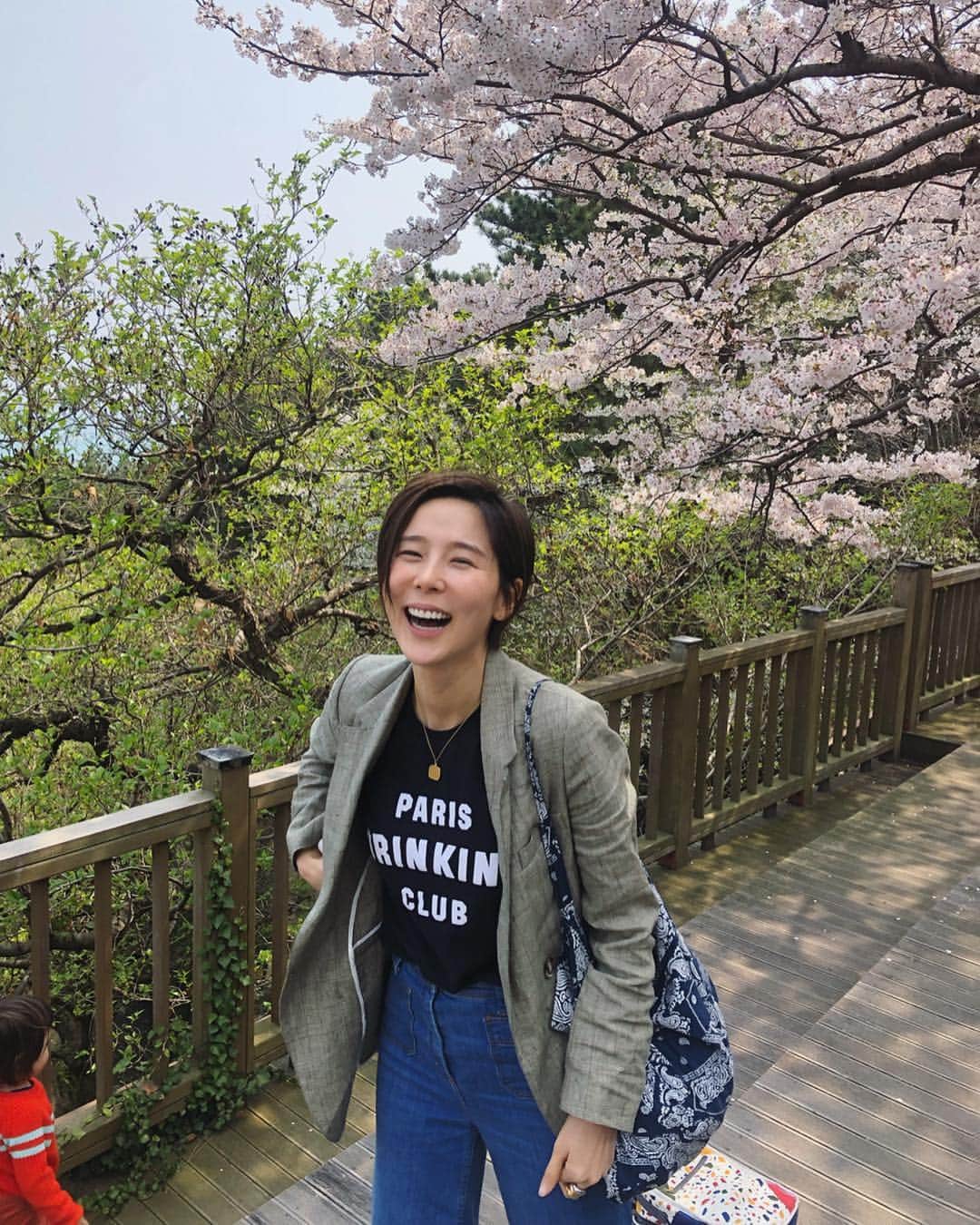 キム・ナヨンさんのインスタグラム写真 - (キム・ナヨンInstagram)「벚꽃만발 부산 🌸📸」3月29日 22時08分 - nayoungkeem