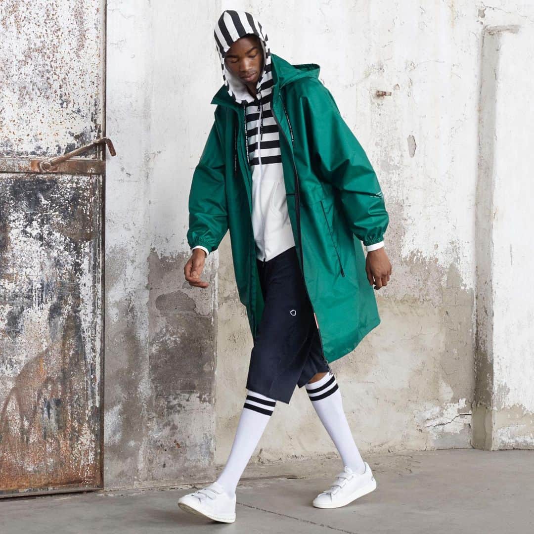HYPEBEASTさんのインスタグラム写真 - (HYPEBEASTInstagram)「fragment design founder @fujiwarahiroshi discusses the process and influences that went into his latest collaboration with the @moncler Genius Project. Deconstructing American classics, his collection utilises the Italian fashion house's experimental approach to materials and combines it with his unique take on contemporary styles.」3月29日 22時14分 - hypebeast