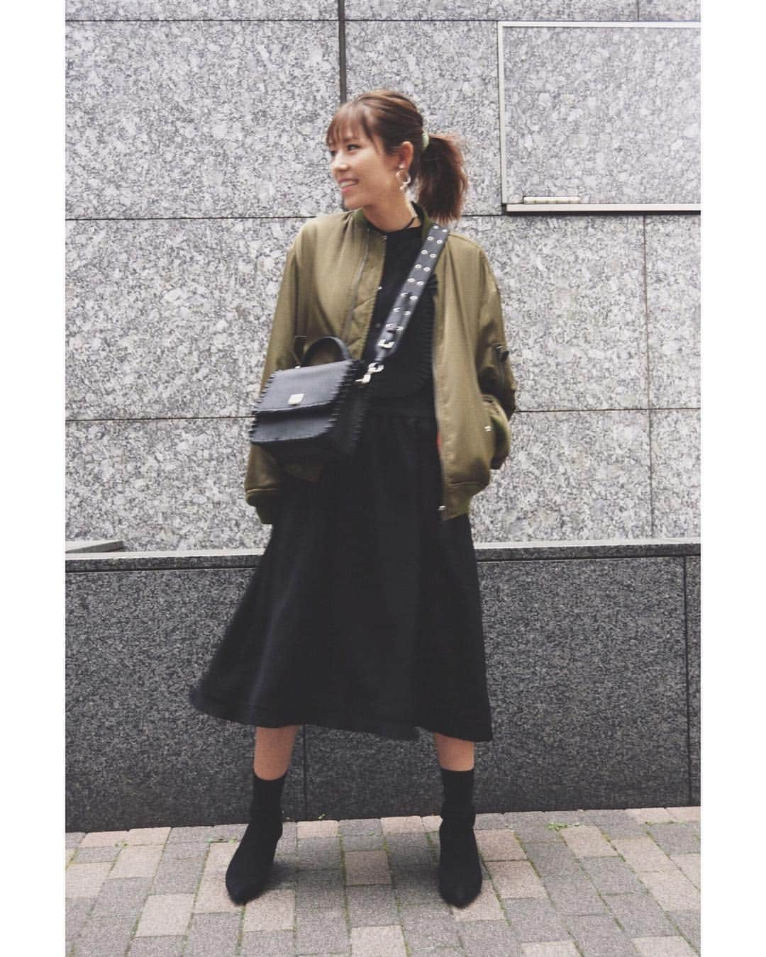 若槻千夏さんのインスタグラム写真 - (若槻千夏Instagram)「#ootd ❤︎❤︎❤︎❤︎ MA1 @gvgv_official  onepiece  @wcjapan  bag @wcjapan  boots @unitedarrows_official」3月29日 20時46分 - wakatsukichinatsu