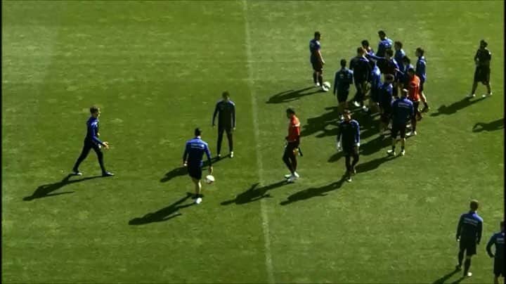 アドナン・ヤヌザイのインスタグラム：「Sorry bro 😂🤭😳👀 @diego_2llorente」