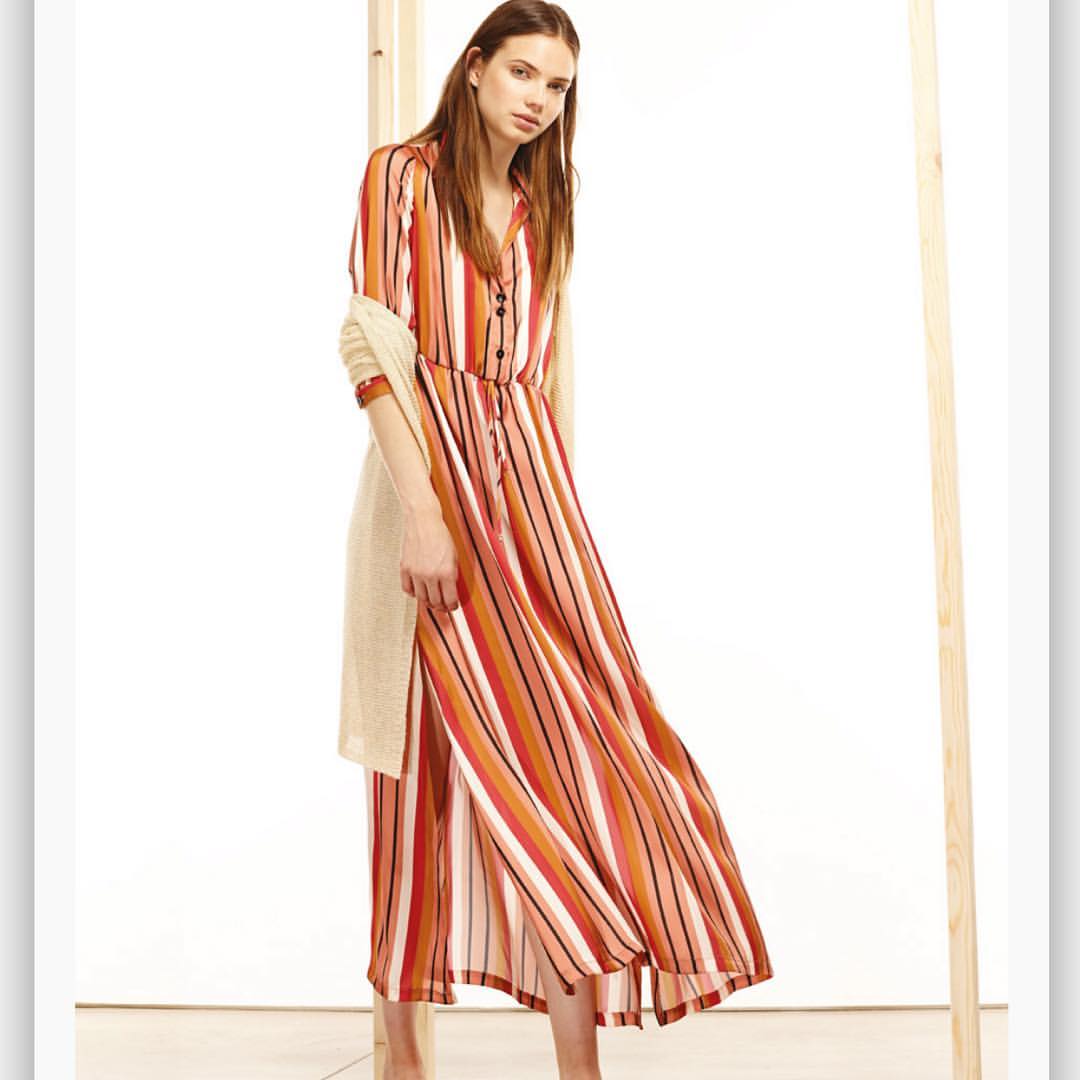 ゴータのインスタグラム：「#springiscoming #gothaitalia #stripes #longdress #satin #ilovestripes #sunset #coral #sunsettrip #inlove」