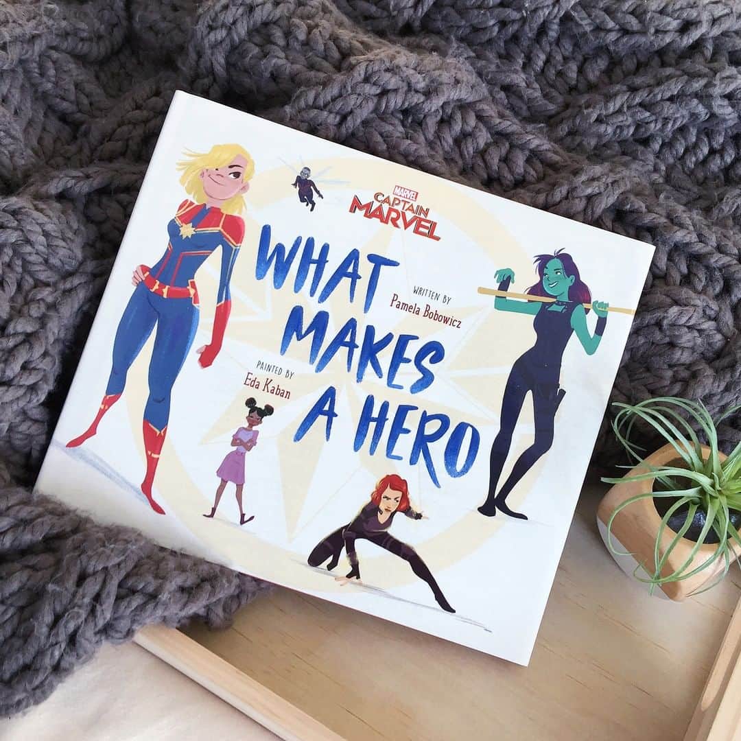 Marvel Entertainmentさんのインスタグラム写真 - (Marvel EntertainmentInstagram)「Heroes soar higher, further, faster! 💙⭐️❤️ This new picture book featuring #CaptainMarvel explores the superpowers in all of us. (via @disneybooks)」3月29日 20時59分 - marvel